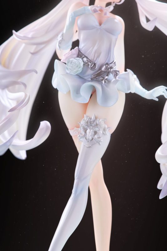 【Pre-order】Sailormoon Tsukino Usagi Formal Dress Princess Serenity Resin Statue 1/7 Scale CircleMax Studio