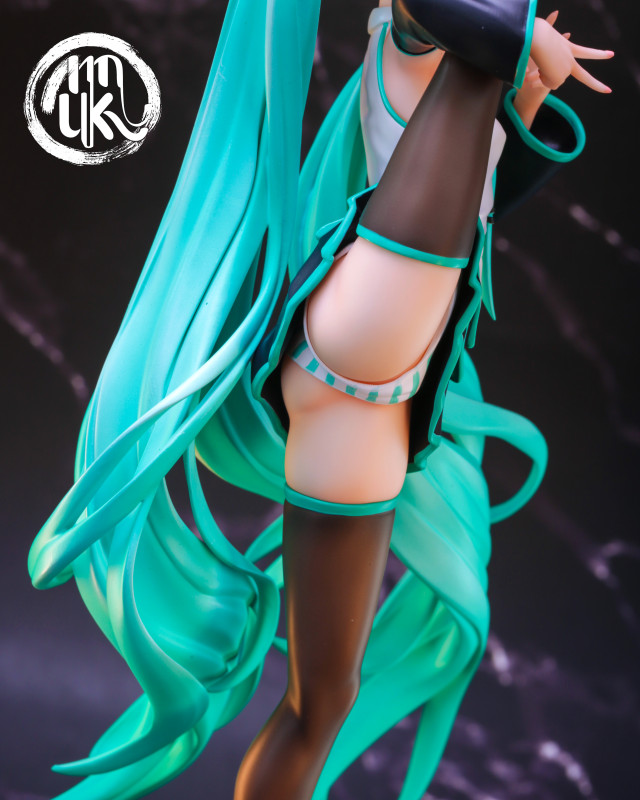 【Pre-order】MoKu Studio 1/6 &1/4 Scale Hatsune Miku Resin Statue