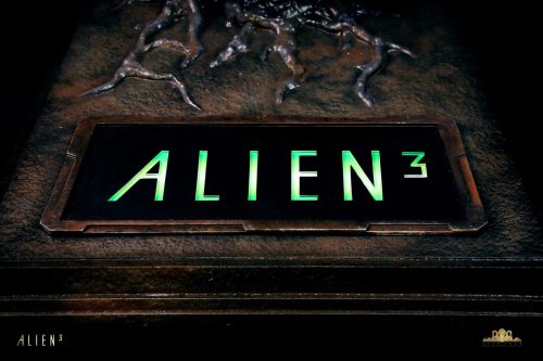 【Pre-order】Deep Tale Studio Life-Size Dog Alien Bust Alien Resin Statue