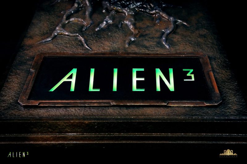 【Pre-order】Deep Tale Studio Life-Size Dog Alien Bust Alien Resin Statue