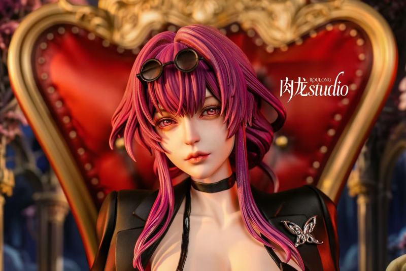 【Pre-order】Roulong Studio 1/4 Scale Dinner Party Mama Resin Statue