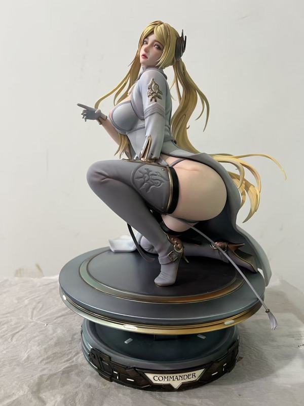 【Pre-order】Leiting Studio 1/4 Scale NieR — Commander + Attendant Resin Statue