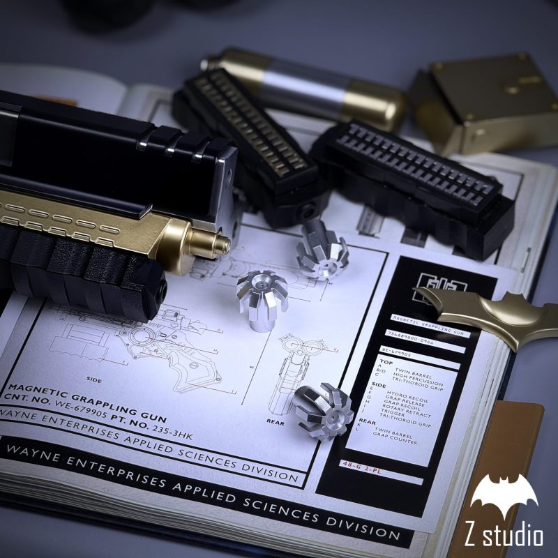 【Pre-order】Z Studio 1/1 Scale Cinematic Grade Batman Weapon Replica Series Volume 2 (Christian Bale Edition) Resin Statue