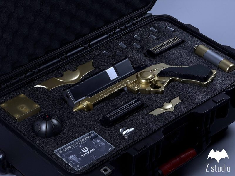 【Pre-order】Z Studio 1/1 Scale Cinematic Grade Batman Weapon Replica Series Volume 2 (Christian Bale Edition) Resin Statue